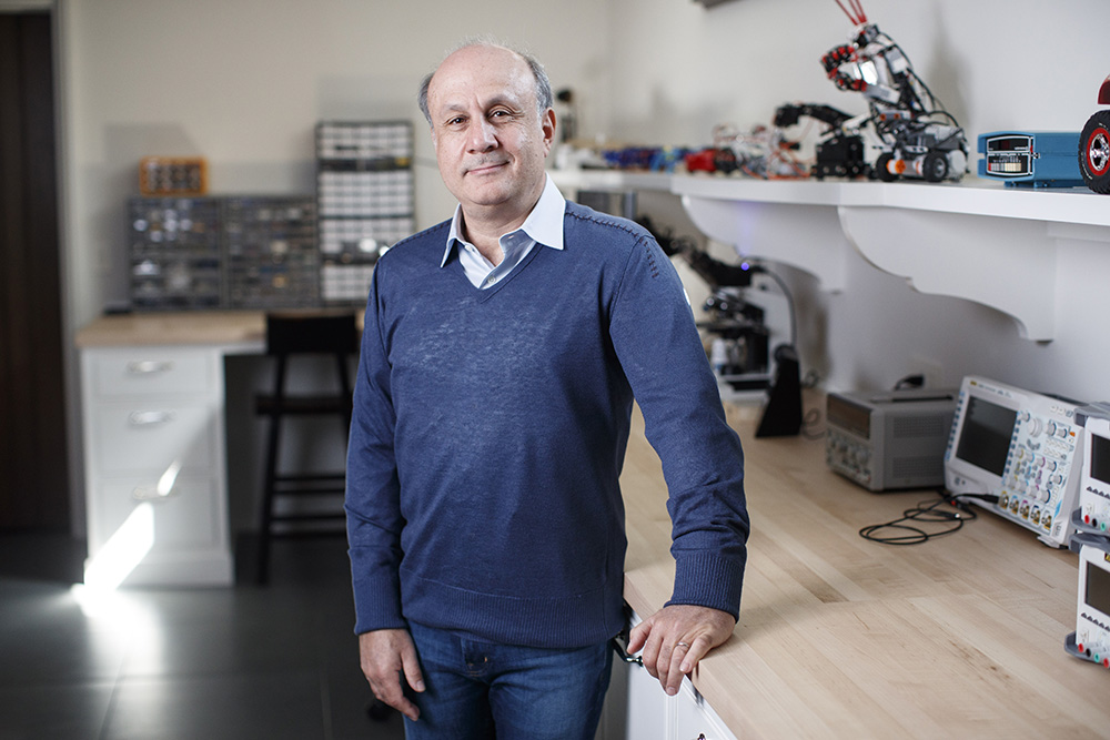 MIT welcomes David Siegel SM β86, PhD β91 as its next Innovation Fellow