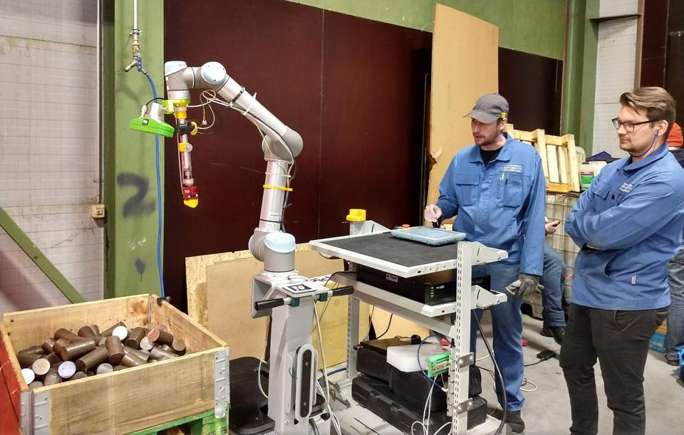 Opinion | When A.I. Took My Job, I Bought a Chain Saw